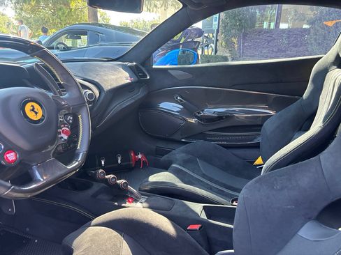 Used 2020 Ferrari 488 Pista Coupe RWD image 5