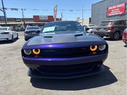 Used 2016 Dodge Challenger R/T Scat Pack w/ Leather Interior Group RWD image 2