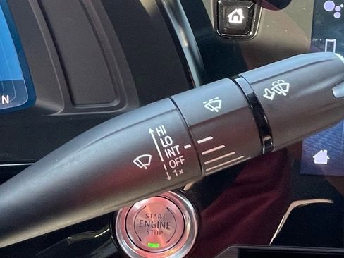 Used 2024 Chevrolet Corvette Stingray Convertible w/ Z51 Performance Package image 25