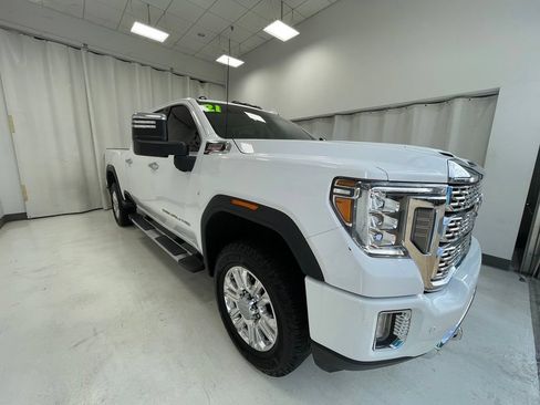 Used 2021 GMC Sierra 2500 Denali w/ Denali Ultimate Package AWD/4WD image 3