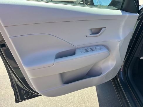 New 2026 Hyundai Kona SE FWD image 11