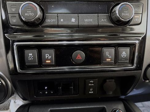 Used 2017 Nissan Titan Platinum Reserve image 18