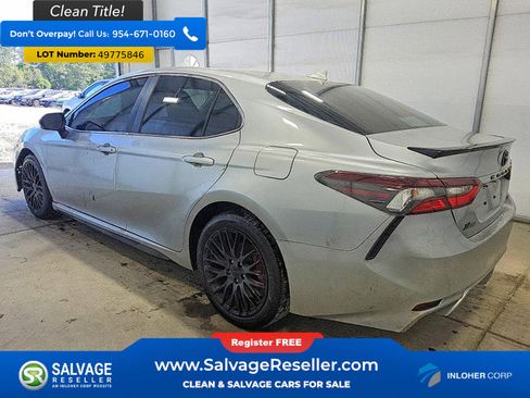 Used 2022 Toyota Camry SE w/ Convenience Package FWD image 3