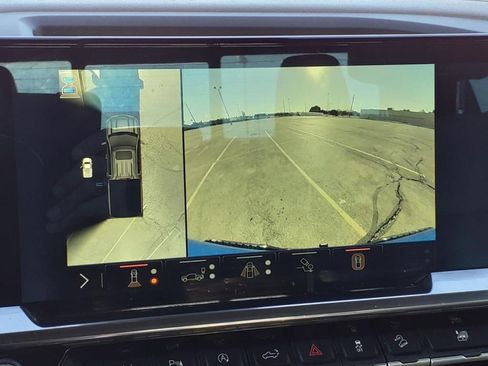 Used 2024 Chevrolet Silverado 1500 LT Trail Boss w/ Convenience Package II image 29