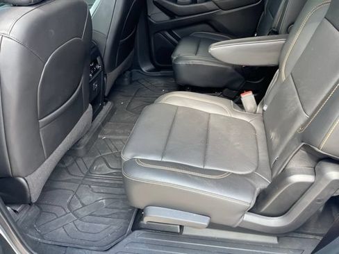 Used 2020 Chevrolet Traverse LT w/ LPO, Floor Liner Package FWD image 12