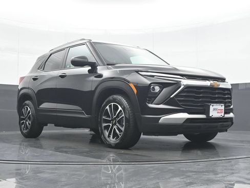 Used 2025 Chevrolet TrailBlazer LT FWD image 33