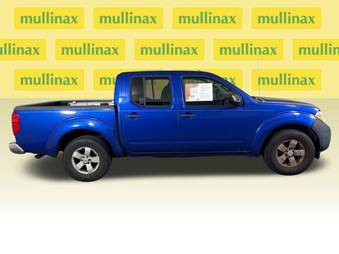 Used 2013 Nissan Frontier SV w/ SV Value Truck Pkg RWD image 2