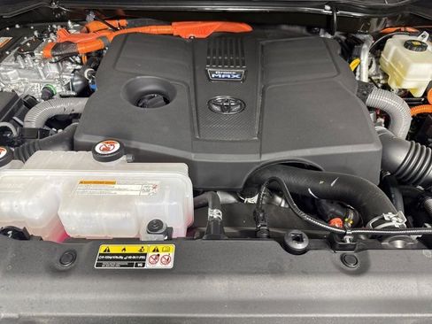 Used 2025 Toyota Tundra Platinum image 9