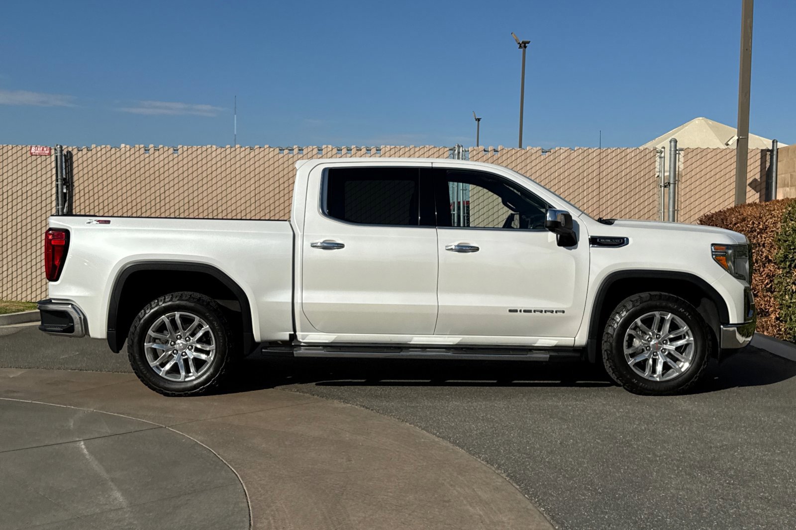 Certified 2019 GMC Sierra 1500 SLT w/ SLT Premium Package AWD/4WD image 3