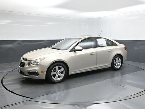 Used 2016 Chevrolet Cruze LT w/ Sun And Sound Package FWD image 1