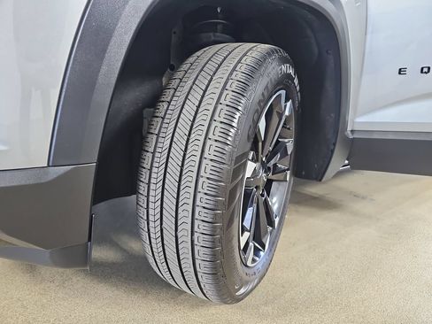 Certified 2025 Chevrolet Equinox RS w/ Safety and Technology Package FWD image 38