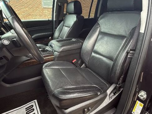 Used 2016 Chevrolet Suburban LS RWD image 24