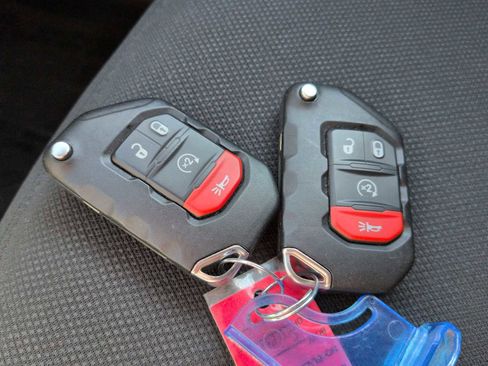 Used 2023 Jeep Wrangler Sport S image 35