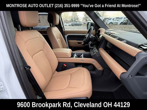 New 2026 Land Rover Defender 130 X-Dynamic SE image 19