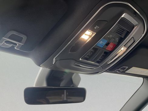 Used 2025 Jeep Grand Cherokee Laredo X RWD image 19
