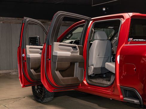 Used 2026 Chevrolet Silverado 3500 LTZ w/ LTZ Convenience Package image 30