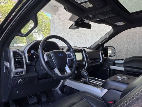 Used 2017 Ford F150 Lariat w/ Equipment Group 502A Luxury AWD/4WD image 17