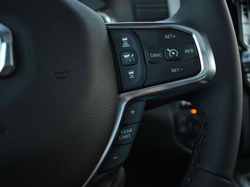 New 2026 RAM 1500 Laramie AWD/4WD image 22