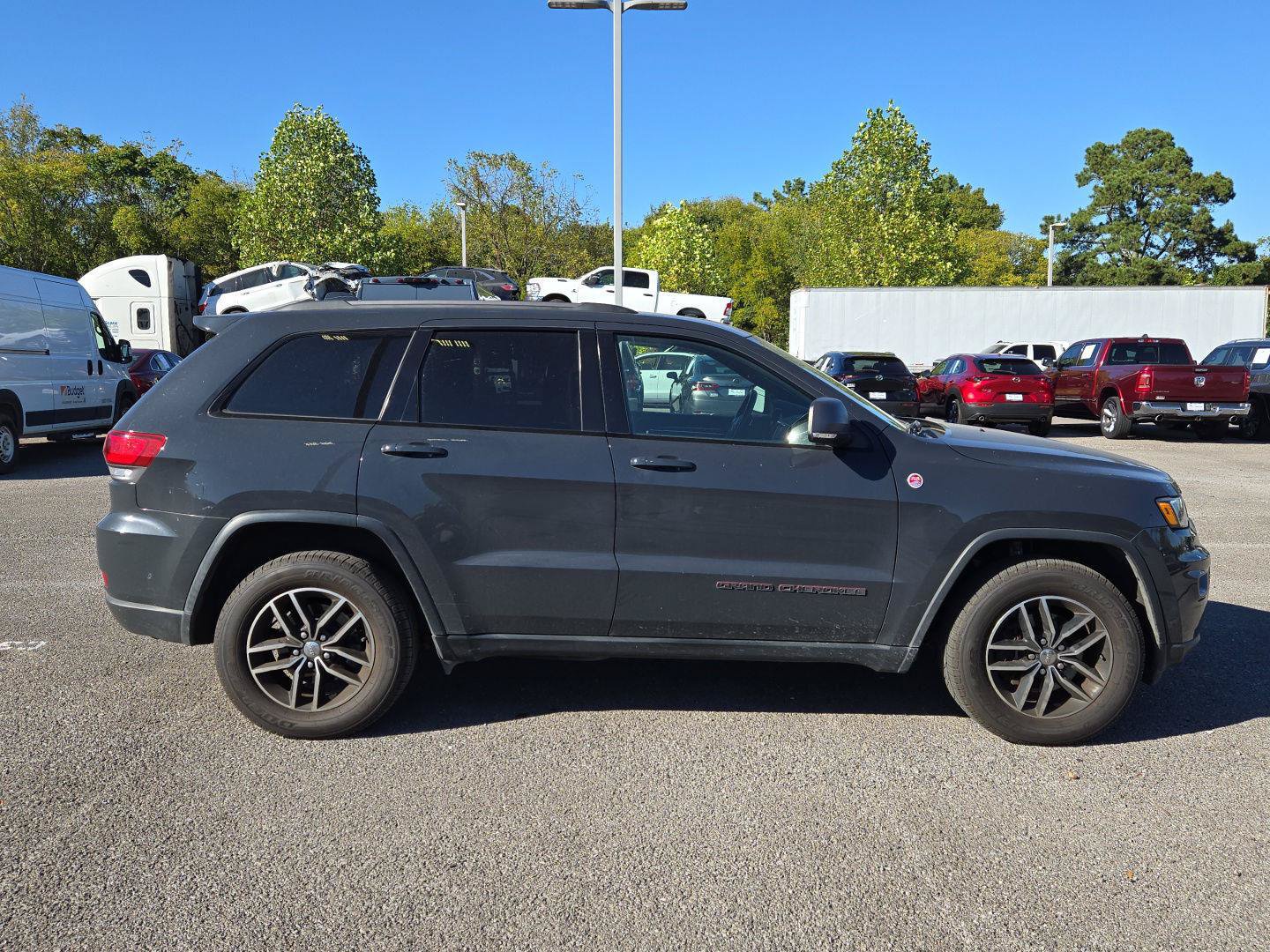 Used 2018 Jeep Grand Cherokee Trailhawk w/ Trailhawk Luxury Group AWD/4WD image 8