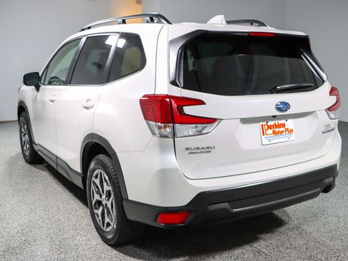 Used 2022 Subaru Forester Premium AWD/4WD image 9