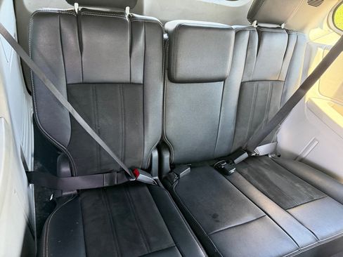 Used 2019 Dodge Grand Caravan SXT FWD image 22