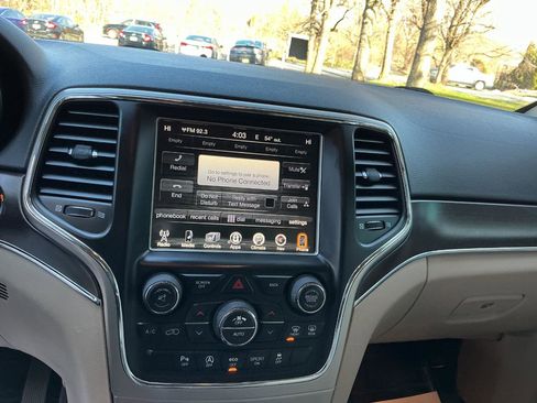 Used 2017 Jeep Grand Cherokee Limited image 15