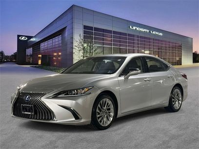 Used 2021 Lexus ES 300h w/ Accessory Package