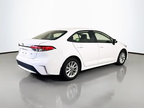 Certified 2022 Toyota Corolla LE w/ LE Convenience Package FWD image 6