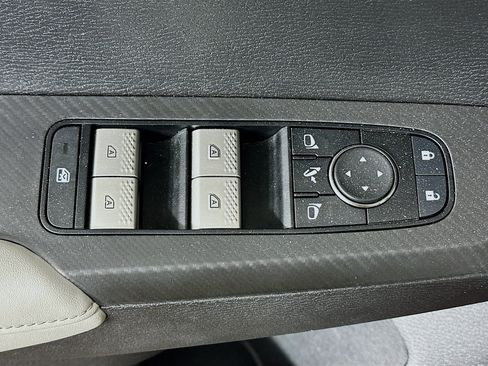 Used 2025 Mitsubishi Outlander SEL AWD/4WD image 15