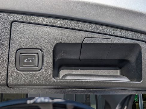 Used 2021 Cadillac XT4 Sport w/ Cold Weather Package image 17