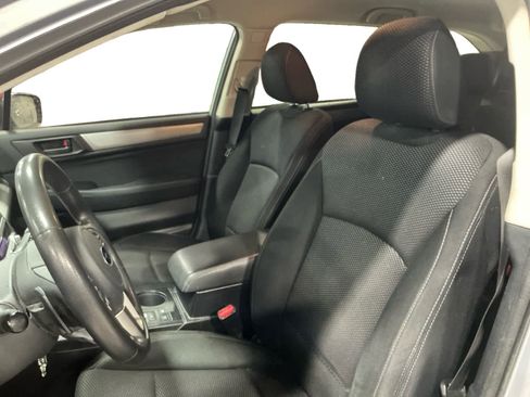 Used 2017 Subaru Outback 2.5i image 9