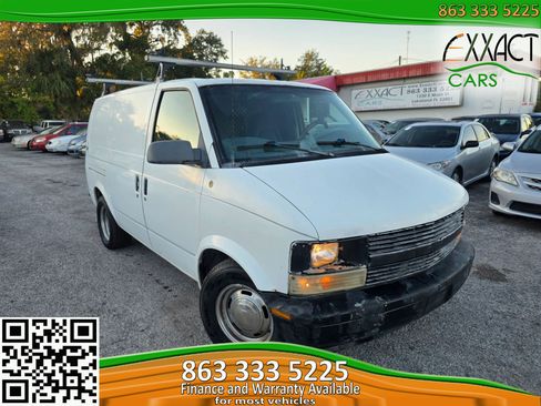 Used 2001 Chevrolet Astro Minivan 3D image 1