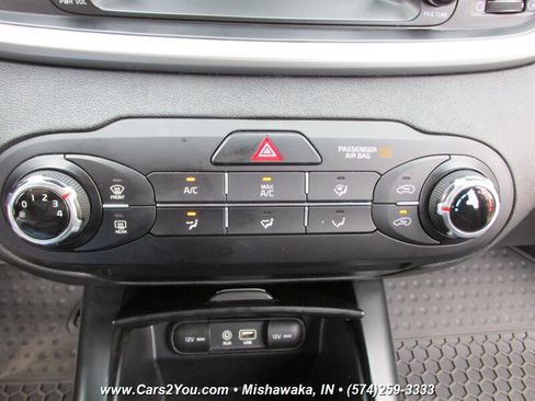 Used 2020 Kia Sorento AWD V6 image 32