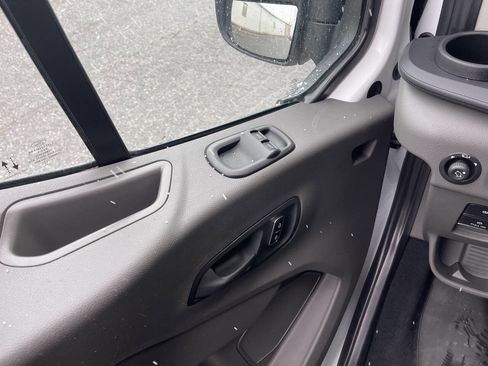 Used 2023 Ford Transit 350 XLT image 13