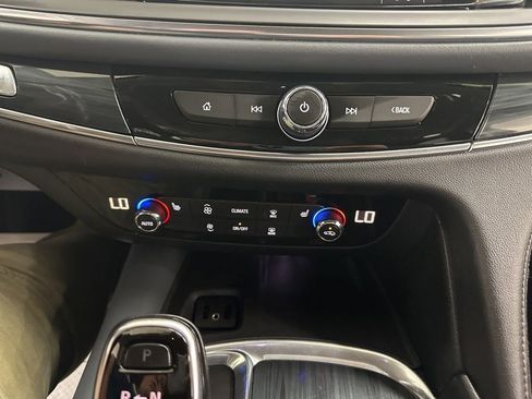 Used 2019 Buick Enclave Essence AWD/4WD image 47