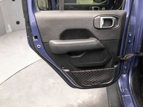 Used 2020 Jeep Wrangler Unlimited Sahara w/ Uconnect 4C Nav & Sound Group AWD/4WD image 32
