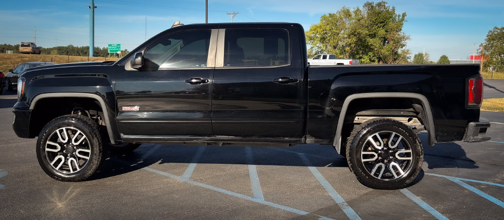 Used 2016 GMC Sierra 1500 SLT w/ All Terrain X Package AWD/4WD image 17