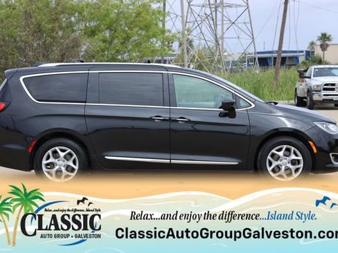 Used 2019 Chrysler Pacifica Touring-L Plus FWD image 4