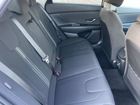 Certified 2025 Hyundai Elantra SEL image 24