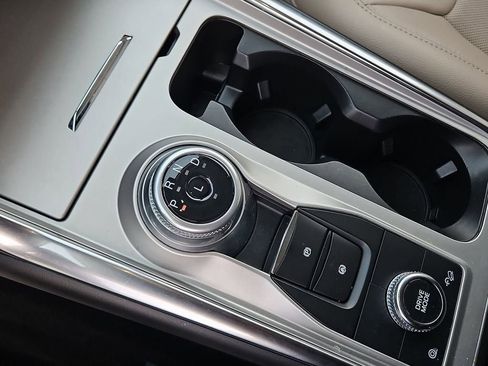 Used 2022 Ford Explorer Limited w/ Hybrid Equipment Group 310A image 17