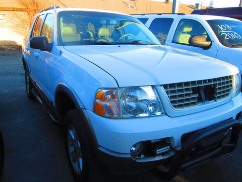 Used 2003 Ford Explorer Eddie Bauer image 2