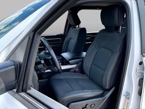Used 2019 RAM 1500 Big Horn RWD image 8