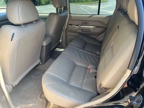 Used 2002 Nissan Pathfinder LE AWD/4WD image 10