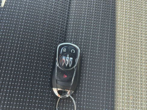 Used 2025 Buick Envista Preferred image 24