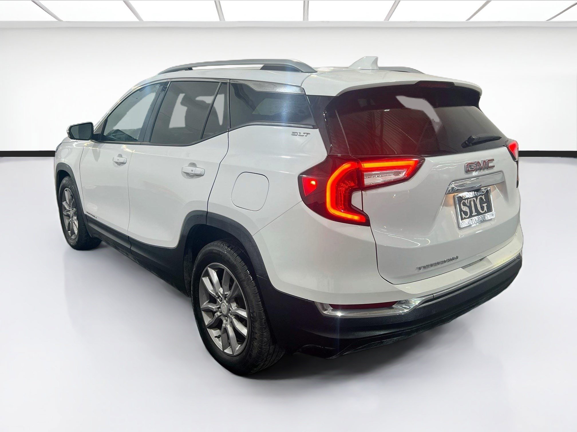 Used 2022 GMC Terrain SLT FWD image 6