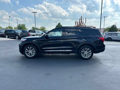 Certified 2023 Ford Explorer XLT w/ Equipment Group 202A AWD/4WD image 10