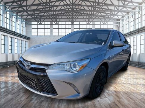 Used 2016 Toyota Camry LE FWD image 8
