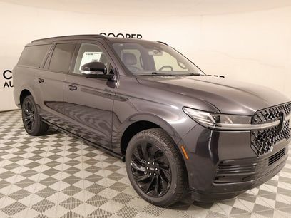 New 2025 Lincoln Navigator L Reserve w/ Jet Appearance Package