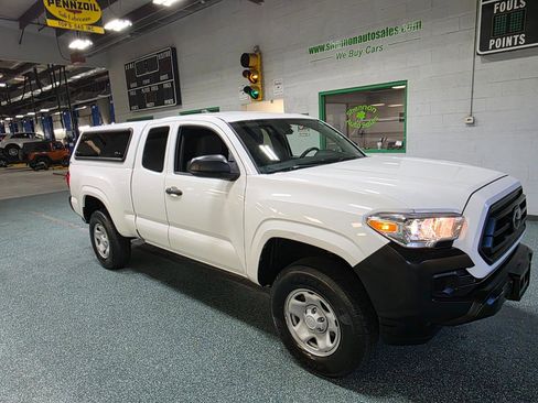 Used 2020 Toyota Tacoma SR image 4