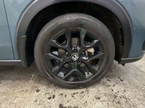 Certified 2025 Honda HR-V Sport image 16